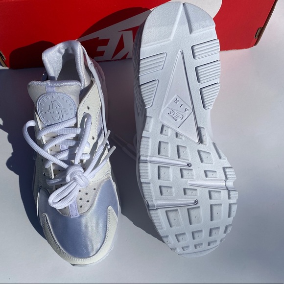 Nike Women's Air Huarache Run Shoes - White - Picture 4 of 4